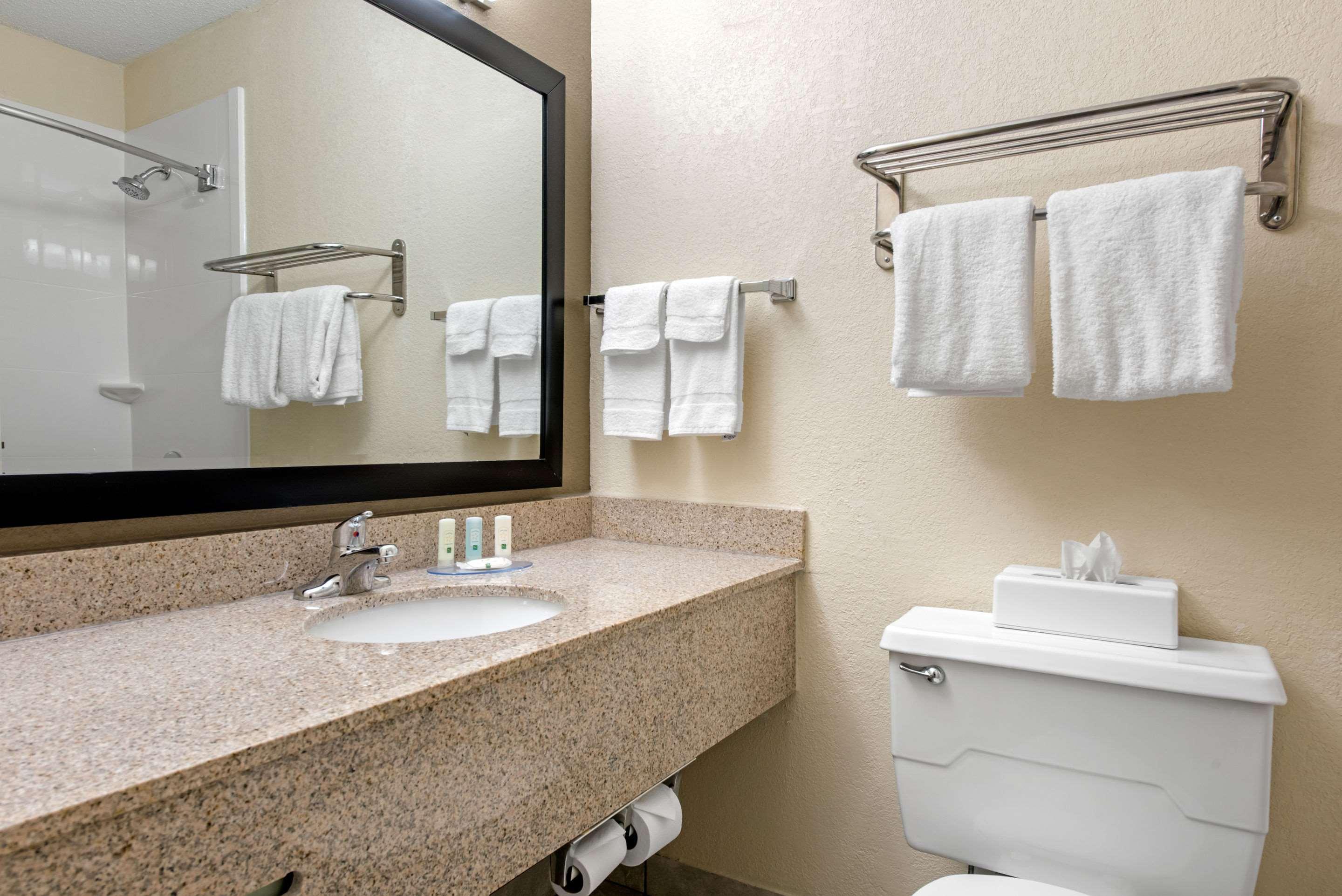 Quality Inn & Suites Lafayette I-65 Exterior photo