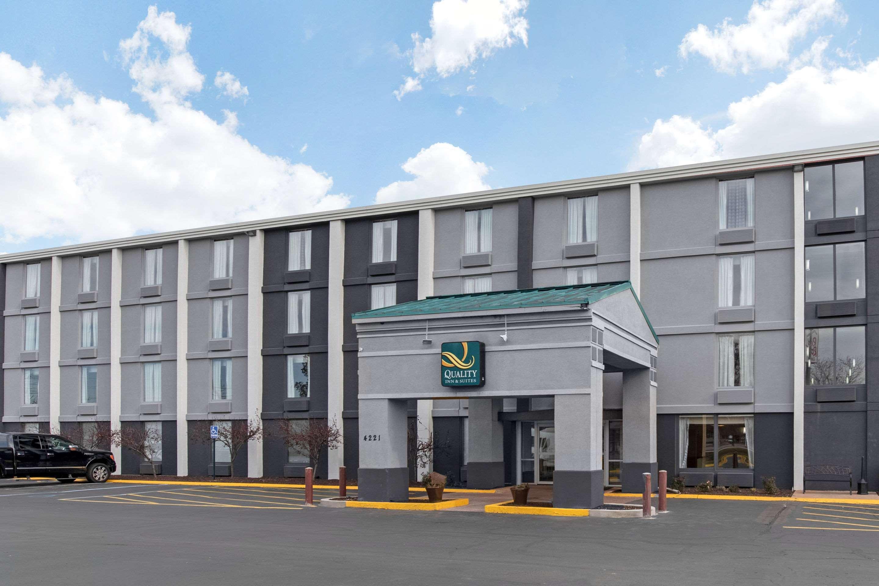 Quality Inn & Suites Lafayette I-65 Exterior photo
