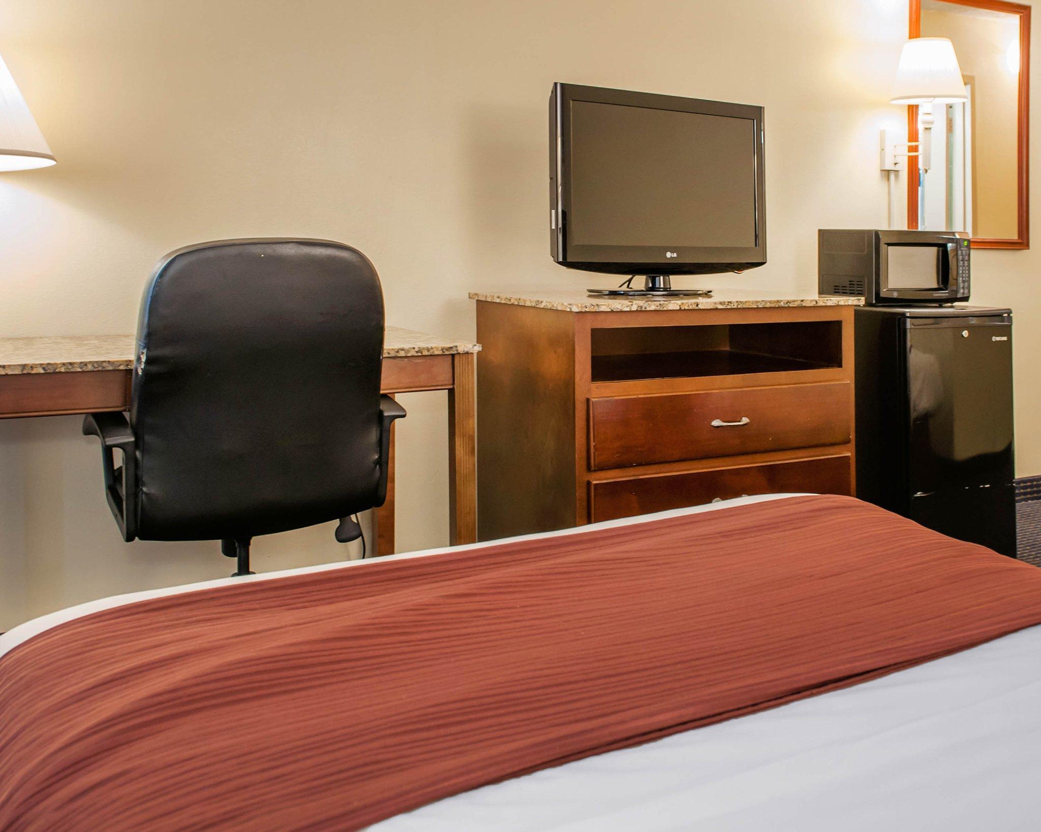 Quality Inn & Suites Lafayette I-65 Exterior photo
