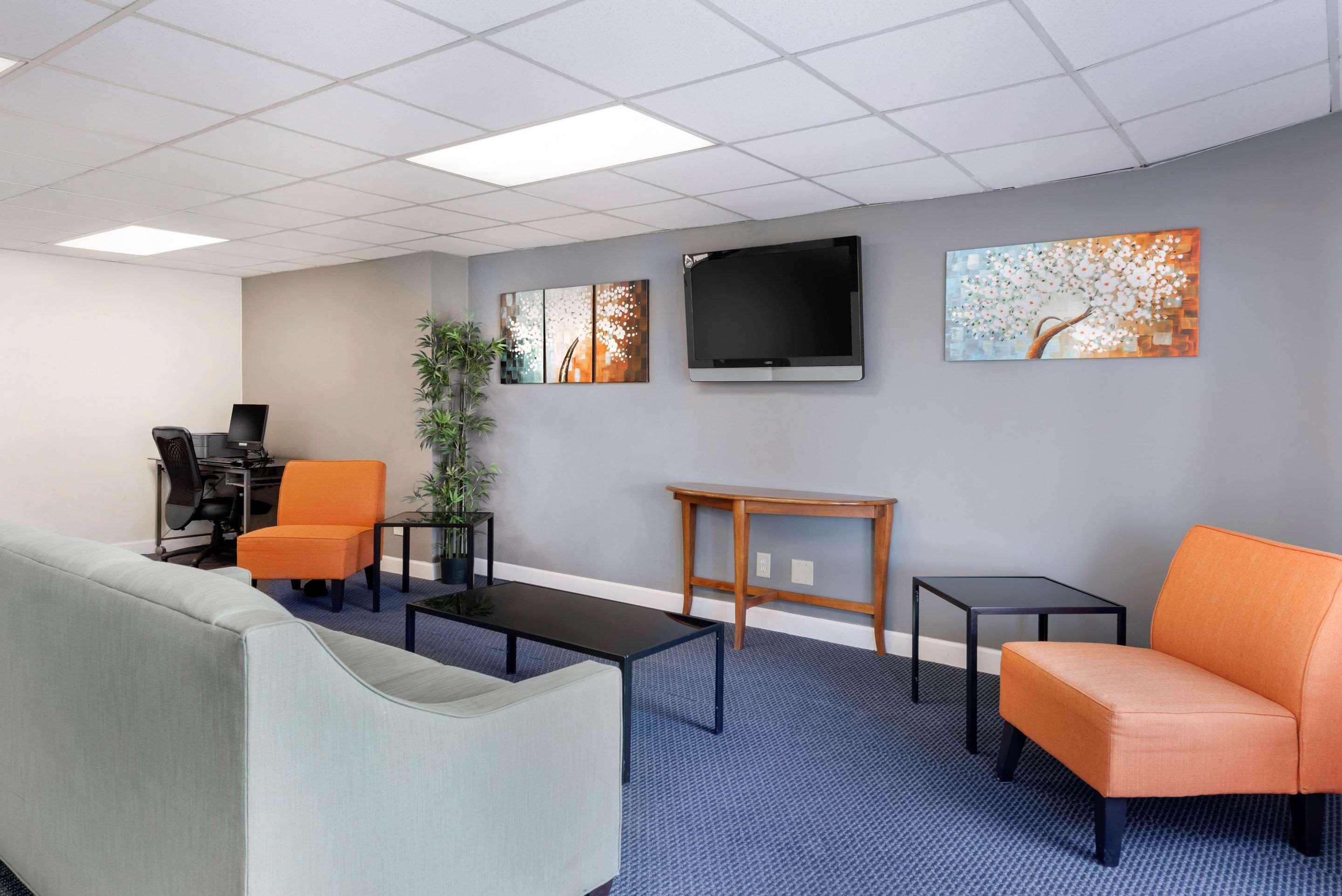 Quality Inn & Suites Lafayette I-65 Exterior photo